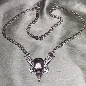SKULL NECKLACE w/ RED STONE EYES HALLOWEEN GOTHIC VAMPIRES
